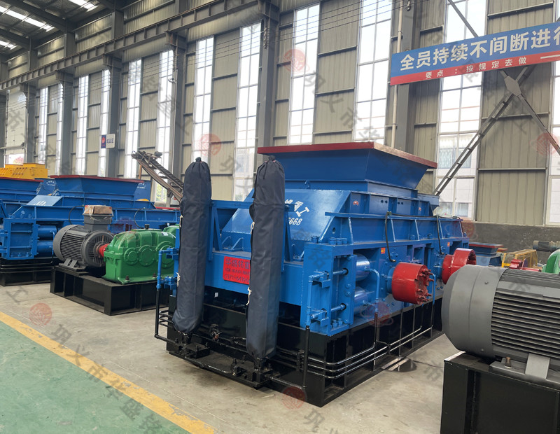 鵝卵石對輥制砂機優(yōu)勢 對輥制砂機型號和技術(shù)參數(shù)