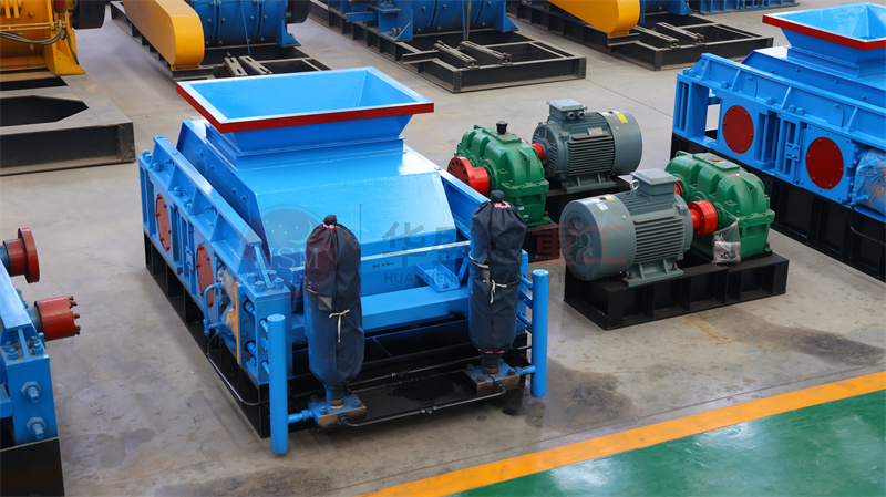 河南液壓對輥制砂機(jī)優(yōu)勢多多，廠家如何選擇？